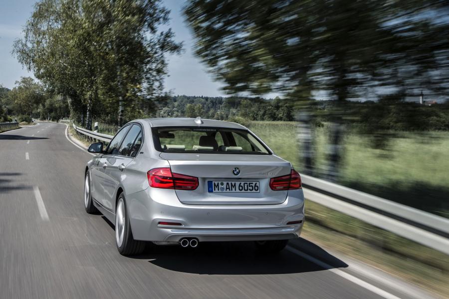  BMW 330e (F30) 2016 года  (WW) (фото 38 из 40)